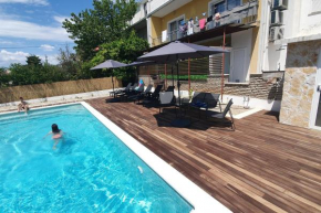 Family friendly apartments with a swimming pool Kastel Luksic, Kastela - 20582